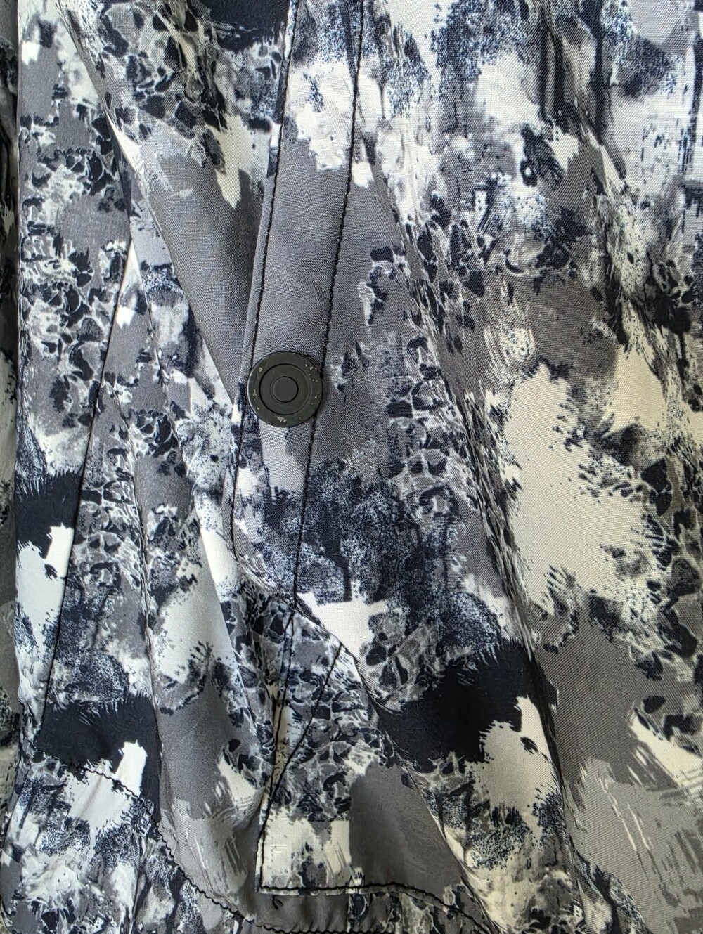 Hunter Hooded Lightweight  Jacket Windbreaker Gray Camo Print Women's Medium - Picture 4 of 11